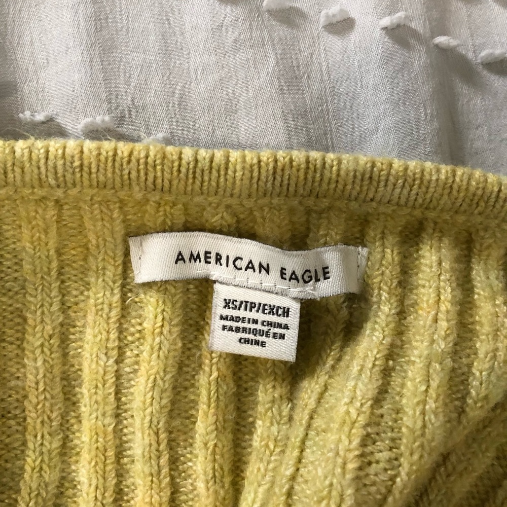 green sweater - Picture 2 of 2